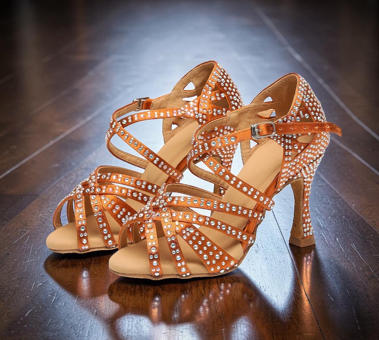 Zapatos de baile latino MONROE STORE color bronce con tiras cruzadas, tacón alto y adornos de cristales brillantes